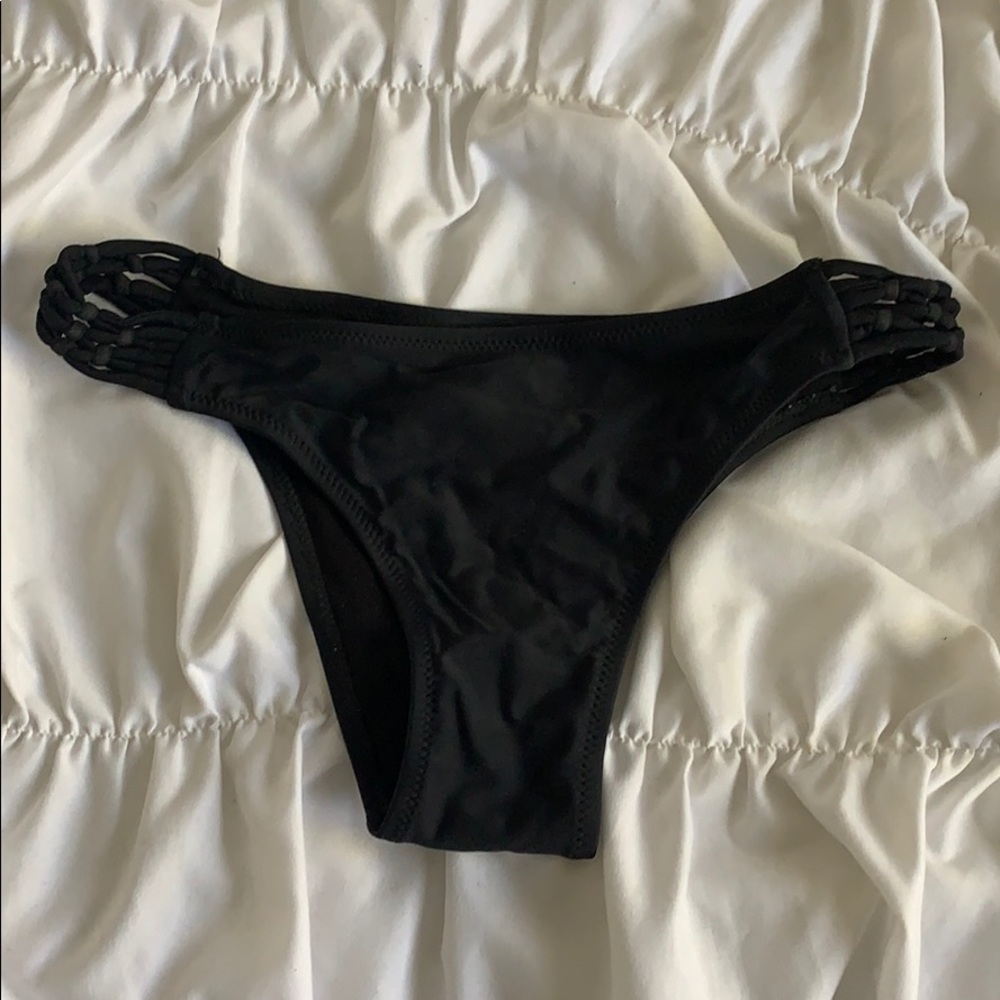 Black bikini bottoms